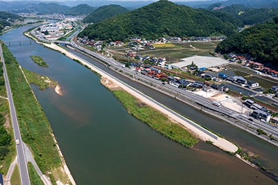 二級河川沼田川水系 沼田川 河川激甚災害対策特別緊急工事(仏通寺川１工区)