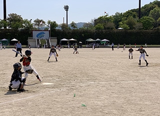 第8回山陽建設旗親善小学生ソフトボール大会の様子
